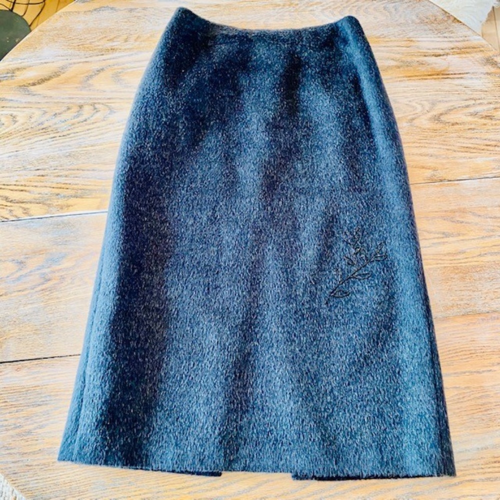 PAIGE NOVICK lined furry vented back skirt/soft